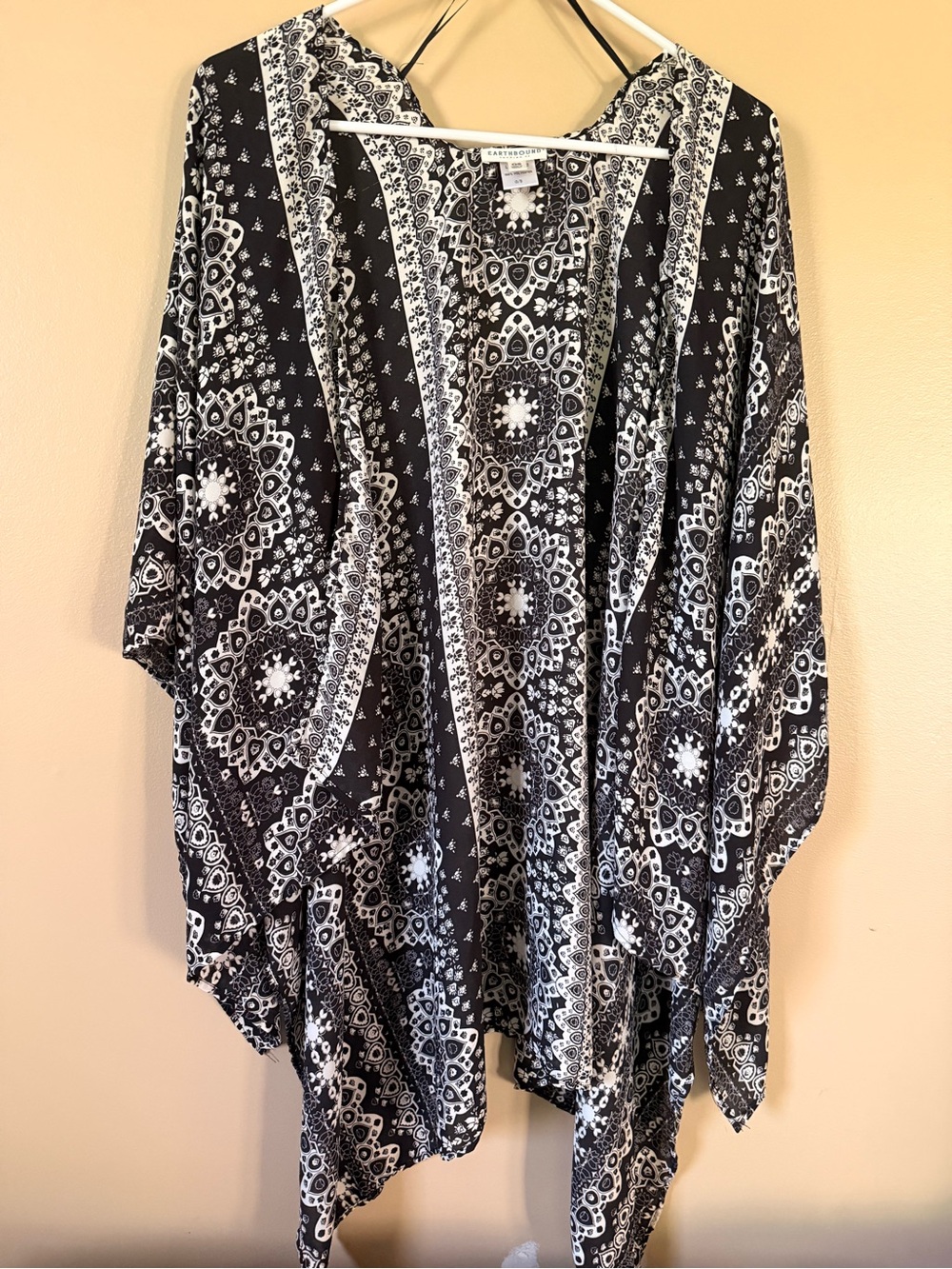 Earthbound Trading Co. Black White Mandala Paisley Kimono Cardigan OS
